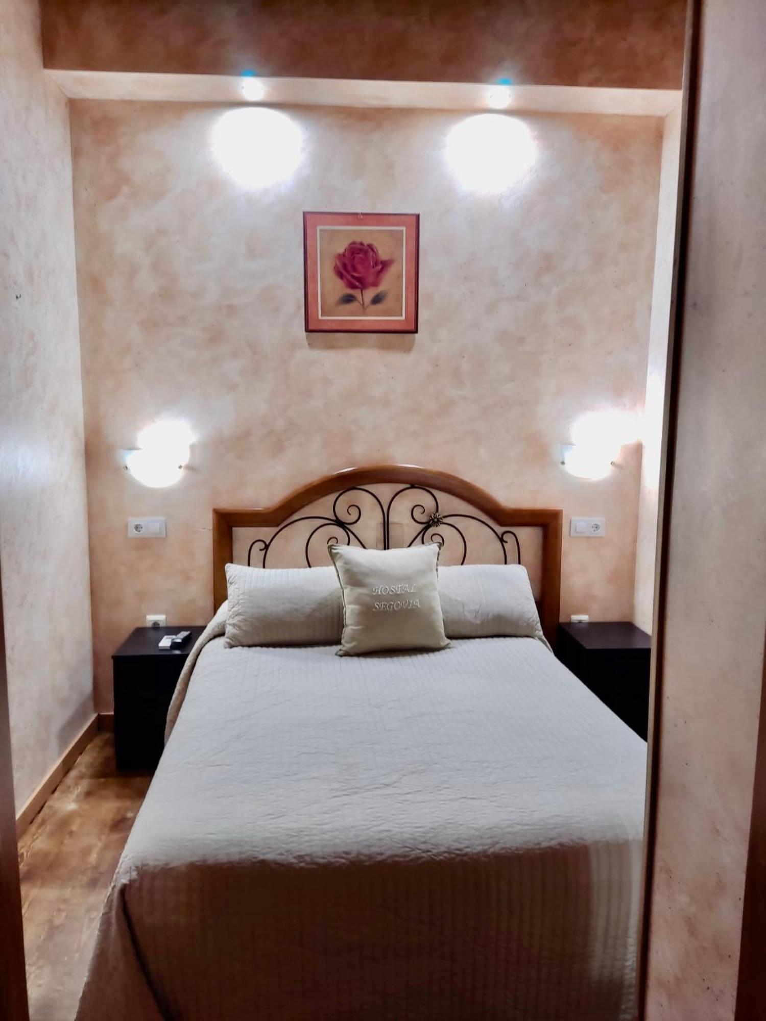 Hostal Segovia Adults Only Segóvia Exterior foto