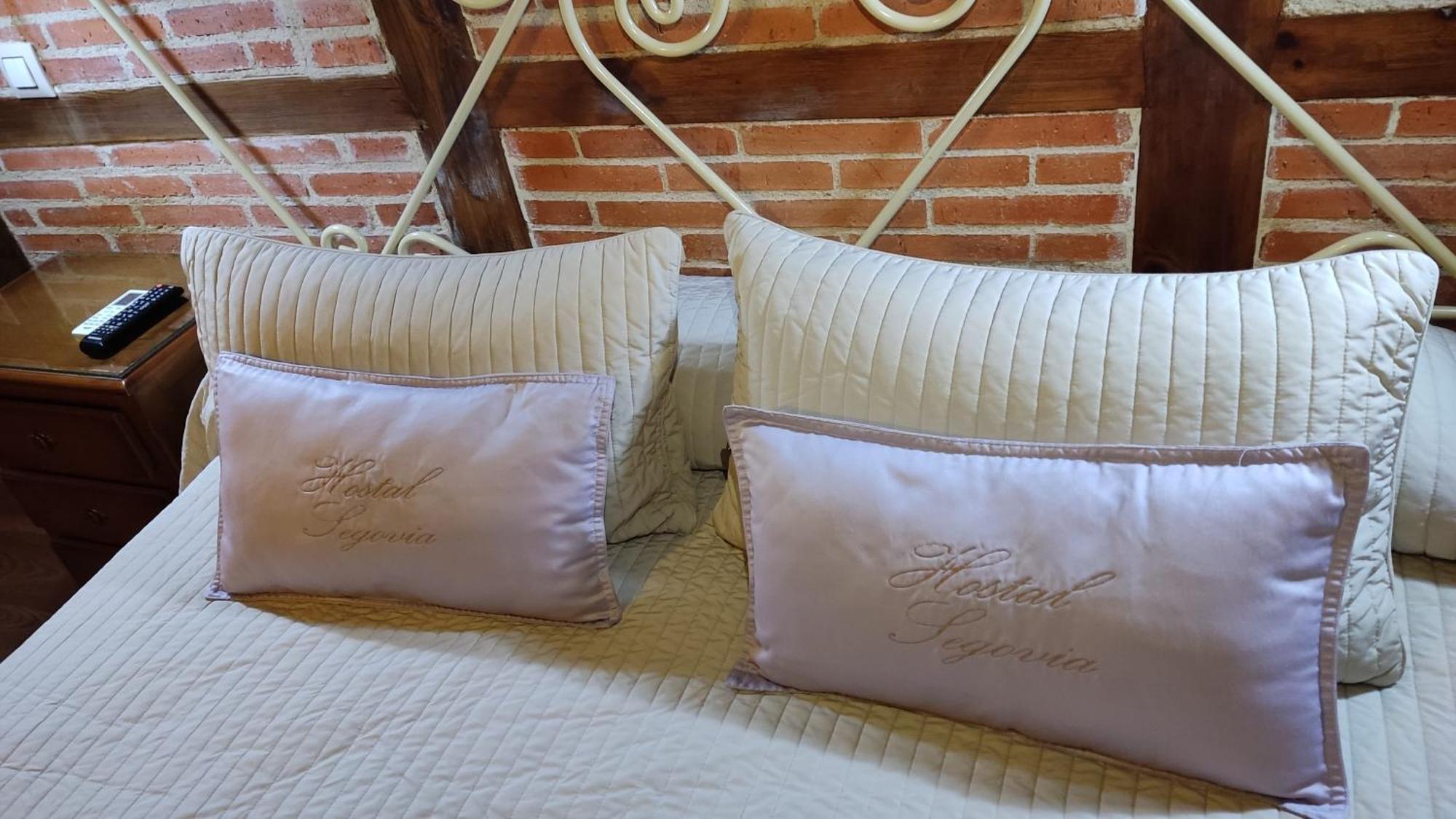 Hostal Segovia Adults Only Segóvia Quarto foto