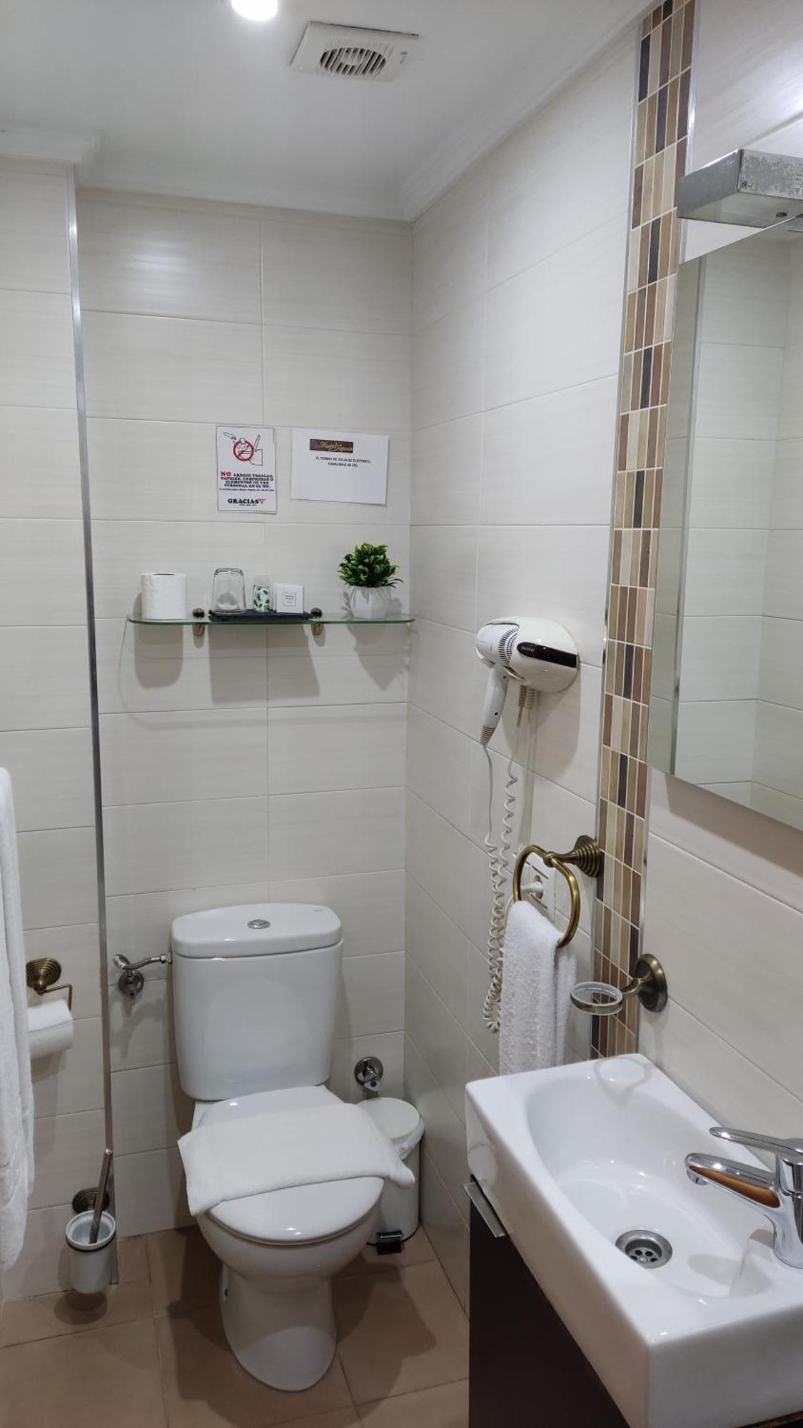 Hostal Segovia Adults Only Segóvia Quarto foto