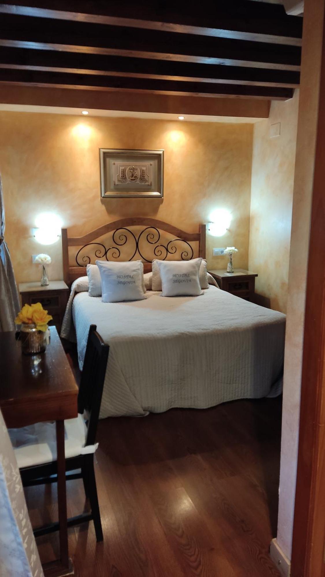 Hostal Segovia Adults Only Segóvia Quarto foto